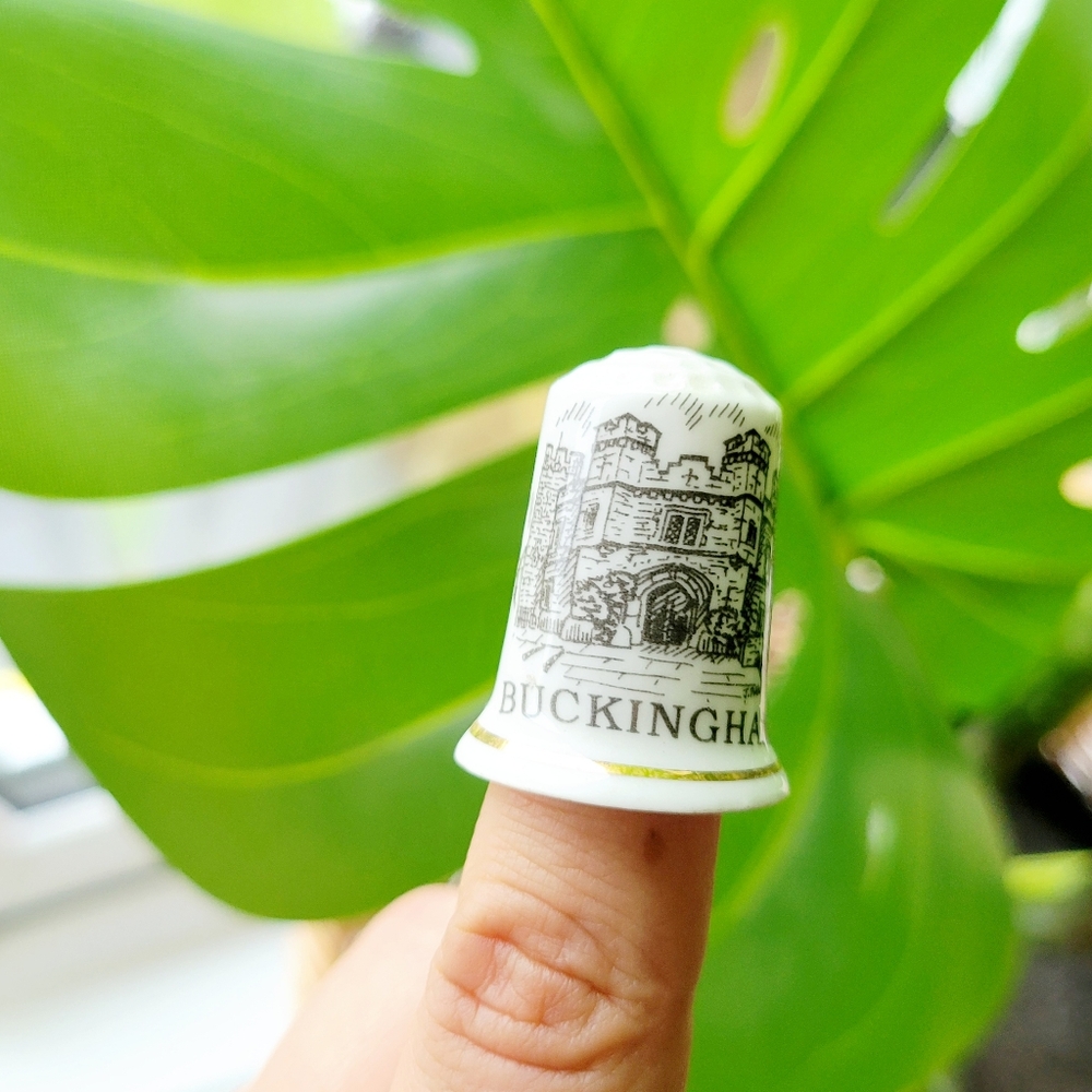 Vintage Buckingham GW Potteries Fine Bone China Thimble